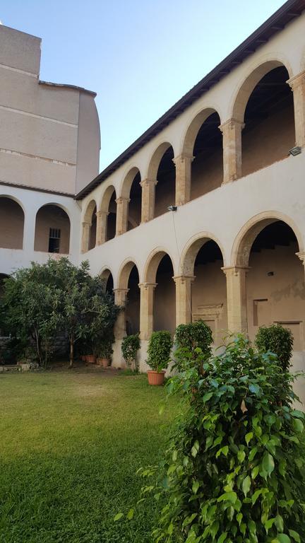 Al Sale Bed and Breakfast Cagliari Exteriör bild